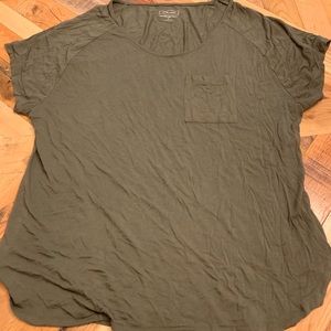Adam Levine Olive Green tee Women’s XL
